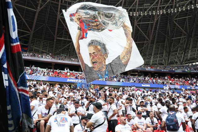 Paris Saint Germain fans cheer on during the 2025 2026 Champions League Final football match between Paris Saint Germain and Arsenal FC at Puskas Arena stadium in Budapest (Hungary), May 30th, 2026. CesarexPurini