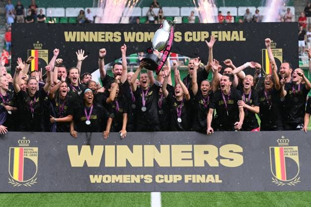 RSC Anderlecht v SV Zulte Waregem - Women s Cup Final LA LOUVIERE, BELGIUM - MAY 30 : Players of Anderlecht celebrates the victory after the RBFA Belgian Women s Cup final match between RSC Anderlecht and SV Zulte Waregem on May 30, 2026 in La Louviere, Belgium, 30 05 2026 La Louviere Belgium  Copyright: xVincentxKalutx