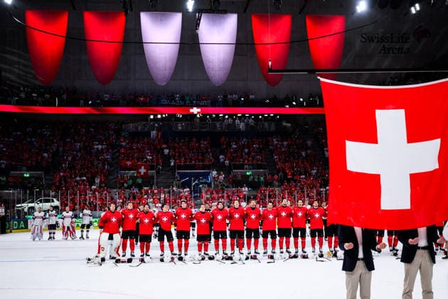 260530 Players of Switzerland during the national anthem after the 2026 IIHF Ice hockey, Eishockey World Championship, WM, Weltmeisterschaft semifinal match between Switzerland and Norway on May 30, 2026 in Zürich. Photo: Jesper Zerman BILDBYRAN kod JZ JZ0737 ishockey ice hockey ishockey-vm 2026 vm 2026 iihf world championship semifinal semifinals switzerland schweiz norge norway bbeng *** 260530 Players of Switzerland during the national anthem after the 2026 IIHF Ice Hockey World Championship semifinal match between Switzerland and Norway on May 30, 2026 in Zurich Photo Jesper Zerman BILDBYRAN kod JZ JZ0737 ishockey ice hockey ishockey vm 2026 vm 2026 iihf world championship semifinal semifinals switzerland schweiz norge norway bbeng  Copyright: JESPERxZERMAN BB260530JZ069