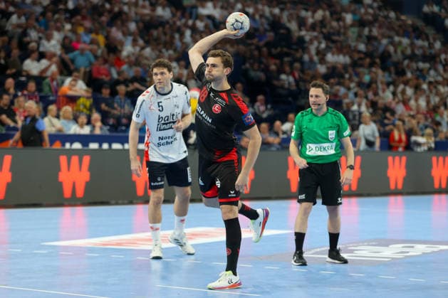 30 05 2026, xgox, Handball EHF European League semi-final MT Melsungen SG Flensburg Handewitt v l Florian Drosten Melsungen, 18 on seven-meter Hamburg