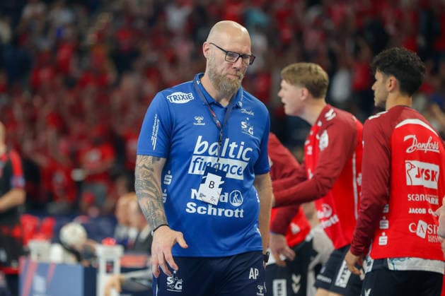 30 05 2026, xgox, Handball EHF European League semi-final MT Melsungen SG Flensburg Handewitt v l Ales Pajovic Flensburg, coach disappointed, looks disappointed, disappointed Hamburg