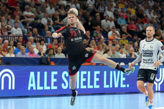 30 05 2026, xgox, Handball EHF European League Semi-Final MT Melsungen SG Flensburg Handewitt v l Timo Kastening Melsungen, 73 throws goal, Torschuetze, scores goal, Treffer, scores the goal Hamburg