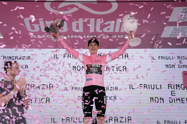 Denmark™s Jonas Vingegaard Hansen of Team Visma Lease A Bike (Pink jersey) winner of the stage on the podium during Stage 20 of the Giro d™Italia, from Gemona del Friuli to Piancavallo, Italy, Saturday,May 30, 2026.  Copyright: xMassimoxPaolonex xLaPressex