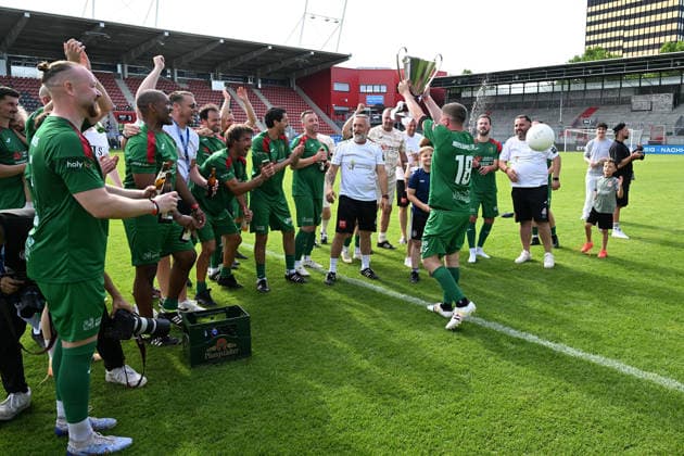 30 05 2026, xsvx, Football Langholz Cup 2026, v l Celebrating the victory Andre Meudt Kreisliga Allstars Wiesbaden