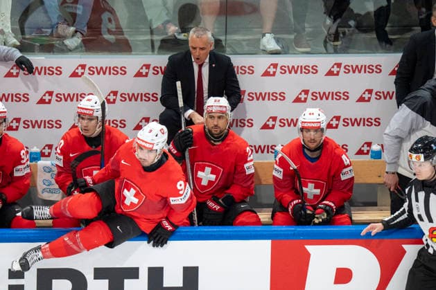 ZURICH, SWITZERLAND MAY 30 head coach Jan Cadieux of Switzerland during the 2026 IIHF Ice Hockey World Championship Switzerland game between Switzerland and Norway at Swiss Life Arena on May 30, 2026 in Zurich, Zurich Zurich Swiss Life Arena Zurich Switzerland Copyright: xJustPictures.ch JarixPestelaccix jp-en-EuSpIm-JP6_JAR_Switzerland_Norway_30May2026_00050