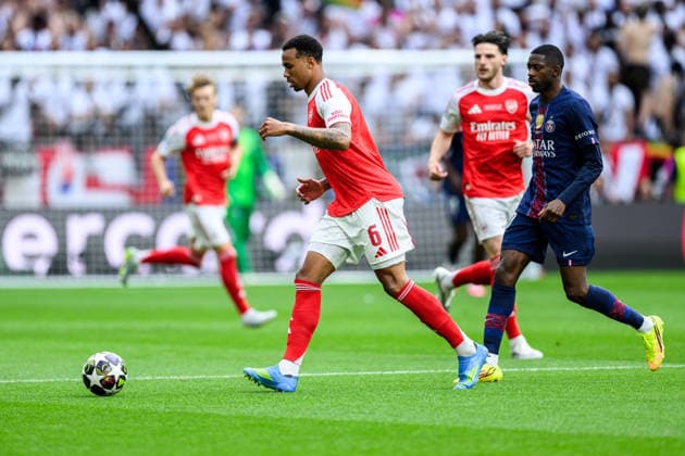 260530 Gabriel of Arsenal and Ousmane Dembele of Paris Saint Germain during the UEFA Champions League final match between Paris Saint Germain and Arsenal on May 30, 2026 in Budapest Photo Maxim Thore BILDBYRAN kod MT MT1056 fotboll football soccer fotball uefa champions league champions league paris saint germain arsenal bbeng  Copyright: MAXIMxTHORE BB260530MT061