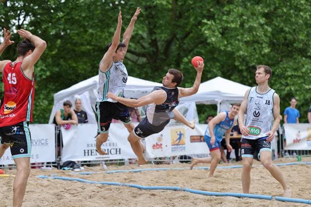 Germany Kelkheim Münster 30 05 2026 Beachhandball Hessen Karacho Beach Cup 2026 Die Otternasen BHC BADG Münster f l Erik Schmid Die Otternasen , Stefan Mollath BHC Beach Da Gang , Phil Ljubic Die Otternasen Sport Karacho Beach Cup 2026