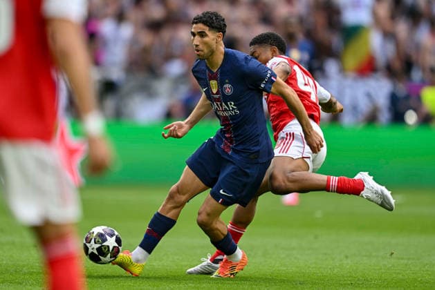 SOCCER - UEFA CL, PSG vs Arsenal BUDAPEST,HUNGARY,30.MAY.26 - SOCCER - UEFA Champions League, final, Paris Saint-Germain vs Arsenal FC. Image shows Achraf Hakimi (PSG) and Myles Lewis-Skelly (Arsenal).  GEPAxpictures xAvnixRetkoceri