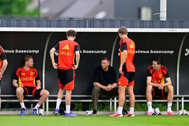 Belgian national football team - FIFA World Cup, WM, Weltmeisterschaft, Fussball 2026 - media activities 30 05 2026 TUBIZE, BELGIUM - MAY 30 : De Bruyne Kevin forward of Belgium, Vertonghen Jan football icon of of Belgium and Vanaken Hans midfielder of Belgium pictured during a training session at the training grounds of the Royal Belgian Football Association ahead of the FIFA World Cup 2026 on May 30, 2026 in Tubize, Belgium, 30 05 2026 Tubize Belgium  Copyright: xJanxDexMeuleneirx