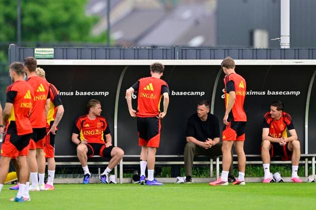 Belgian national football team - FIFA World Cup, WM, Weltmeisterschaft, Fussball 2026 - media activities 30 05 2026 TUBIZE, BELGIUM - MAY 30 : De Bruyne Kevin forward of Belgium, Vertonghen Jan football icon of of Belgium and Vanaken Hans midfielder of Belgium pictured during a training session at the training grounds of the Royal Belgian Football Association ahead of the FIFA World Cup 2026 on May 30, 2026 in Tubize, Belgium, 30 05 2026 Tubize Belgium  Copyright: xJanxDexMeuleneirx