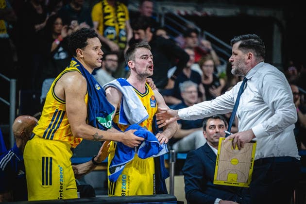 Basketball Berlin 30 05 2026 Season 2025 2026 EasyCredit BBL 1 Bundesliga Men, Men Playoffs Semifinal Game 1 Alba Berlin BMA365 Bamberg Baskets Jonas Mattisseck Alba Berlin, No 09 Michael Rataj Alba Berlin, No 21 Sebastian Trzcionka Alba Berlin, Assistant Coach
