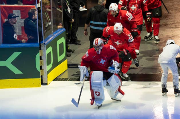 ZURICH, SWITZERLAND MAY 30 Switzerland entering the rink prior to the 2026 IIHF Ice Hockey World Championship Switzerland game between Switzerland and Norway at Swiss Life Arena on May 30, 2026 in Zurich, Zurich Zurich Swiss Life Arena Zurich Switzerland Copyright: xJustPictures.ch JarixPestelaccix jp-en-EuSpIm-JP6_JAR_Switzerland_Norway_30May2026_00137