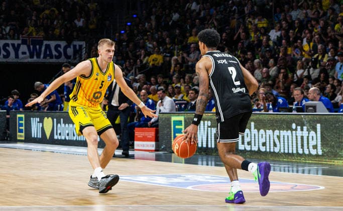 Sam Griesel Alba Berlin, 5 defends against Ibrahim Watson Bamberg Baskets 2 30 05 2026, Alba Berlin vs Bamberg Baskets, Basketball, BBL, Max Schmeling Halle, Berlin DFL regulations prohibit any use of photographs as image sequences and or quasi video Copyright: HMBxMedia xFinnxWeidmann