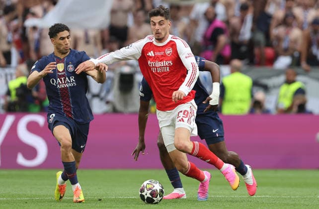 Hakimi Achraf - Kai Havertz , PSG Paris Saint Germain-Arsenal Champions League Finale , Fußball , in dem Puskas Arena Stadion , in Budapest , Ungarn . Mai 30 , 2026 . Photo by: Davide Elias IPA Photo Pressefoto DENL Copyright: xDavidexEliasx