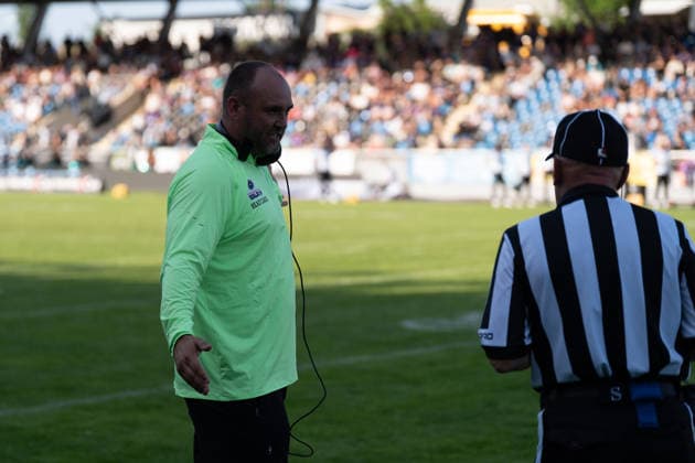 30 05 2026, xhfmx, American Football EFA European Football Alliance, Frankfurt Galaxy Munich Ravens Thomas Koesling Coach Frankfurt Galaxy in exchange with the Referee DFL DFB REGULATIONS PROHIBIT ANY USE OF PHOTOGRAPHS as IMAGE SEQUENCES and or QUASI VIDEO Frankfurt am Main