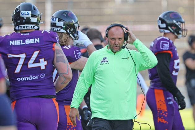 dissatisfied head coach Thomas Gösling Frankfurt Galaxy , Frankfurt Galaxy Munich Ravens, American Football, EFA, The European Football Alliance, Season 2026, Bornheimer Hang, 30 05 2026, Frankfurt Bornheimer Hang Germany
