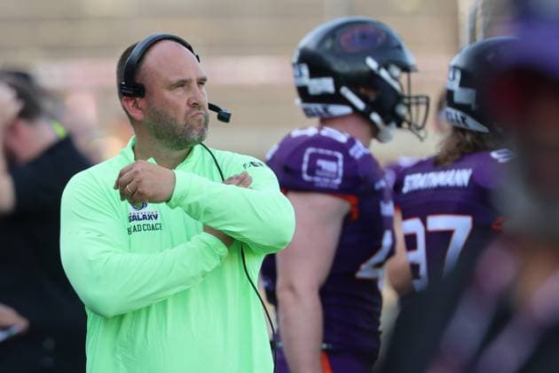 dissatisfied head coach Thomas Gösling Frankfurt Galaxy on the sideline, Frankfurt Galaxy Munich Ravens, American Football, EFA, The European Football Alliance, Season 2026, Bornheimer Hang, 30 05 2026, Frankfurt Bornheimer Hang Germany