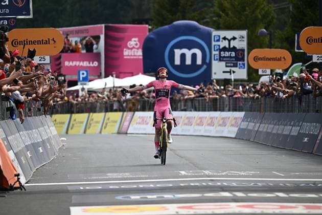 May 30, 2026, Piancavallo, ITALY: Danish rider Jonas Vingegaard Hansen .of Team Visma Lease A Bike wearing the overall leader s pink jersey, celebrates after crossing the finish line and win the 20th stage of the 109 Giro d Italia 2026, over 200 km from Gemona del Friuli to Piancavallo, 30 may 2026. ANSA LUCA ZENNARO. Giro D Italia Cycling Tour - Stage 20  - ZUMAa110 20260530_zaf_a110_045 Copyright: xLucaxZennarox