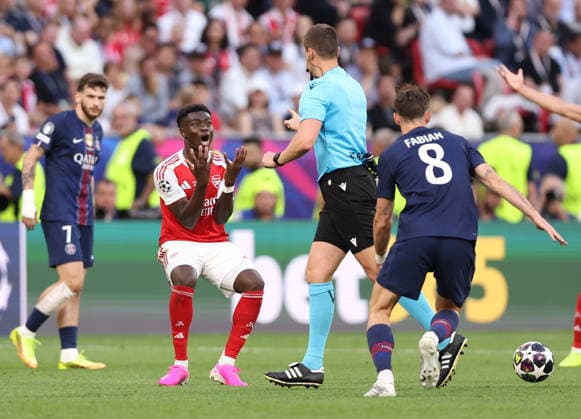 Budapest, Hungary, 30th May 2026. Bukayo Saka of Arsenal reacts to a foul against him during the Paris Saint Germain vs Arsenal UEFA Champions League Final match at Puskas Arena, Budapest. Picture credit should read: David Klein Sportimage EDITORIAL USE ONLY. No use with unauthorised audio, video, data, fixture lists, club league logos or live services. Online in-match use limited to 120 images, no video emulation. No use in betting, games or single club league player publications. SPI_104_DK_PSG_Arsenal SPI-4828-0103