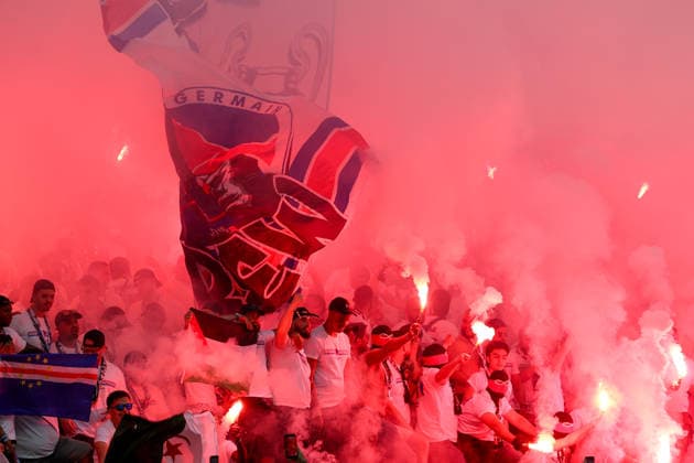 PSG vs Arsenal Supporters of FC Paris Saint-Germain During the football match between PSG vs Arsenal valid for the UEFA Champions League Final, on 30 05 2026 at the Stadium PuskÃ s Arena in Budapest NAPOLI PUSKAS Stadium CAMPANIA Hungary Copyright: xFABIOxSASSOxFabioxsasso FPAx PSG Arsenal2026_05_30Fabio Sasso0805