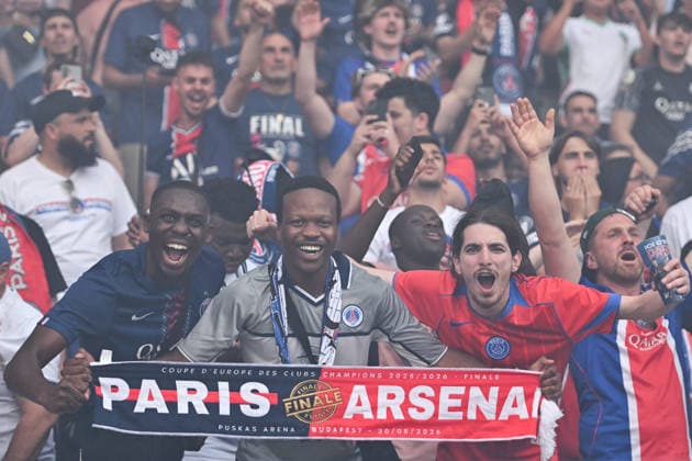 Champions League PSG vs Arsenal in Paris - FA Paris Saint-Germain’s supporters attend a live diffusion of the UEFA Champions League final football match between Paris Saint-Germain and Arsenal FC in Budapest, at the Parc des Princes Stadium in Paris on May 30, 2026. Photo by Firas Abdullah ABACAPRESS.COM Paris Ile-de-France France  Copyright: xAbdullahxFiras ABACAx