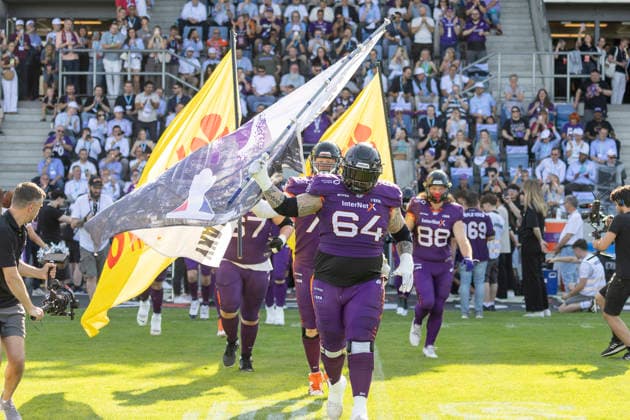 EFA European Football Alliance Frankfurt Galaxy Munich Ravens, 30 05 2026 Entry of Frankfurt Galaxy with Dimitrios Gkountoudis Frankfurt Galaxy 64 Markos Dubravkic Frankfurt Galaxy 67 Maximilian Rupp Frankfurt Galaxy 88 , Frankfurt Galaxy Munich Ravens, Frankfurt, PSD Bank Arena, 30 5 2026 Copyright: xBEAUTIFULxSPORTS Gawlikx