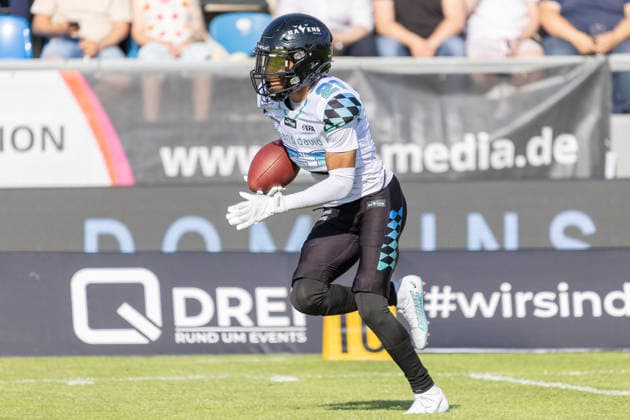 EFA European Football Alliance Frankfurt Galaxy Munich Ravens, 30 05 2026 Bijon Harris Munich Ravens 21 with the football runs directly for a kickoff return touchdown after a few seconds, cropped image, portrait portrait, Frankfurt Galaxy Munich Ravens, Frankfurt, PSD Bank Arena, 30 5 2026 Copyright: xBEAUTIFULxSPORTS Gawlikx