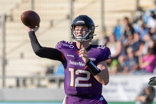 EFA European Football Alliance Frankfurt Galaxy Munich Ravens, 30 05 2026 Ethan Garbers Frankfurt Galaxy 12 throws the ball, clipping, portrait portrait, Frankfurt Galaxy Munich Ravens, Frankfurt, PSD Bank Arena, 30 5 2026 Copyright: xBEAUTIFULxSPORTS Gawlikx