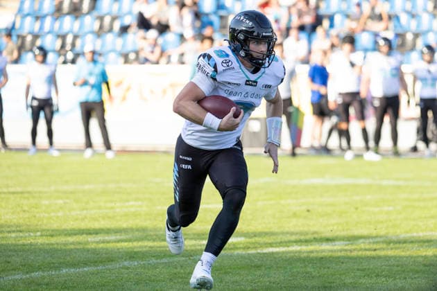 EFA European Football Alliance Frankfurt Galaxy Munich Ravens, 30 05 2026 Russell Tabor Munich Ravens 9 runs the ball himself, clipping, portrait portrait, Frankfurt Galaxy Munich Ravens, Frankfurt, PSD Bank Arena, 30 5 2026 Copyright: xBEAUTIFULxSPORTS Gawlikx