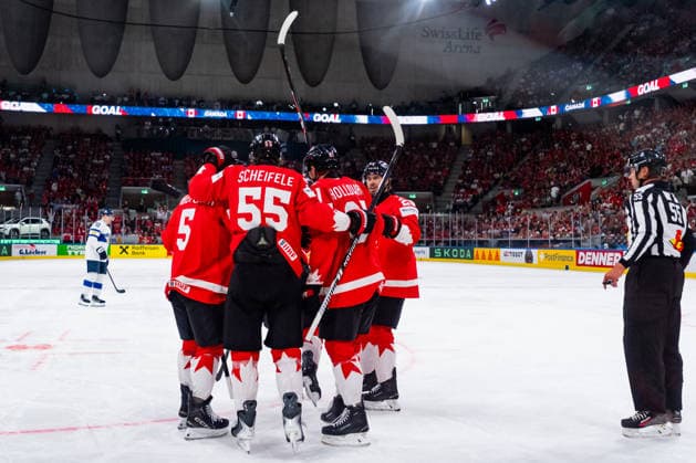 ZURICH, SWITZERLAND - MAY 30: Robert Thomas (Canada, 18) during his 1:1 goal celebration during the Quarter Finals - Match 62 between Canada and Finland at the IIHF Ice hockey, Eishockey World Championship, WM, Weltmeisterschaft 2026, Swiss Life Arena on May 30, 2026 in Zurich, Switzerland. Zurich Switzerland Copyright: xTimoxSteinx