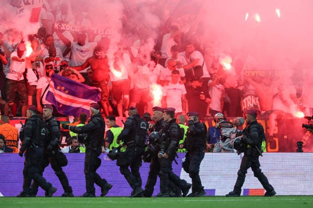 30 05 2026, xzstx, Football UEFA Champions League Final 2026, Paris St Germain FC Arsenal London v l Symbol Photo, Symbol Image, Symbol Fans, Spectators, Audience, Tribune Police Pyro Pyrotechnics DFL DFB REGULATIONS PROHIBIT ANY USE OF PHOTOGRAPHS as IMAGE SEQUENCES and or QUASI VIDEO Budapest