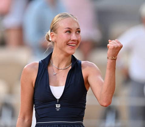 2026 French Open, Roland-Garros - Day 7 PARIS, FRANCE - MAY 30: Anastasia Potapova of Austria celebrates after winning the match against Coco Gauff of United States during their Women s Singles third round match on Day Seven of the 2026 French Open at the Roland-Garros Complex in Paris on May 30, 2026. Mustafa Yalcin Anadolu Paris France. Editorial use only. Please get in touch for any other usage.  Copyright: x2026xAnadoluxMustafaxYalcinx