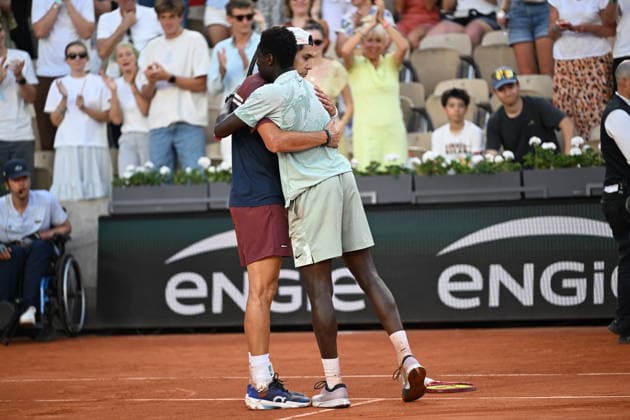 2026 French Open, Roland-Garros - Day 7 PARIS, FRANCE - MAY 30: Moise Kouame (R) of France in action against Alejandro Tabilo (L) of Chile during the match in the Men s Singles third-round on Day Seven of the 2026 French Open at the Roland-Garros Complex in Paris on May 30, 2026. Burak Akbulut Anadolu Paris France. Editorial use only. Please get in touch for any other usage.  Copyright: x2026xAnadoluxBurakxAkbulutx