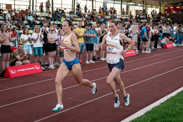 Klein Hanna 62, LAV Stadtwerke Tuebingen, 5000m Women , Burkard Elena 851, LG farbtex Nordschwarzwald, 5000m Women , GER, Leichtathletik, Athletics, Lange Laufnacht, Karlsruhe, 30 05 2026, GER, Leichtathletik, Athletics, Lange Laufnacht, Karlsruhe, 30 05 2026 Karlsruhe Copyright: xStefanxMayerx EP_SMR