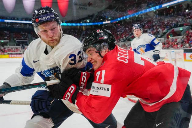 ZURICH, SWITZERLAND MAY 30 Nikolas Matinpalo of Finland L against Macklin Celebrini of Canada R during the 2026 IIHF Ice Hockey World Championship Switzerland game between Canada and Finland at Swiss Life Arena on May 30, 2026 in Zurich, Zurich Zurich Swiss Life Arena Zurich Switzerland Copyright: xJustPictures.ch JarixPestelaccix jp-en-EuSpIm-JP6_JAR_Canada_Finland_30May2026_00088