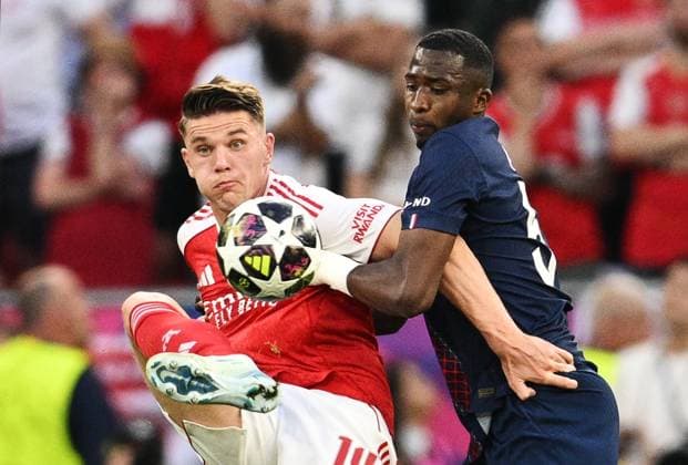 Hungary Soccer Champions League PSG - Arsenal 9177092 30.05.2026 Arsenal s Viktor Gyokeres and Paris Saint-Germain s Willian Pacho struggle for the ball during the UEFA Champions League final soccer match between Paris Saint-Germain (PSG) and Arsenal at Puskas Arena in Budapest, Hungary. Alexey Filippov Sputnik Budapest Hungary  Copyright: xAlexeyxFilippovx