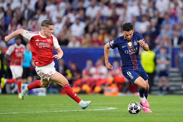 May 30, 2026, Budapest, Budapest, Hungary: Goncalo Ramos of Paris Saint Germain and Viktor Gyokeres of Arsenal FC in action during the UEFA Champions League Final 2026 match between Paris Saint-Germain and Arsenal FC at Puskas Arena on May 30, 2026 in Budapest, Hungary. Budapest Hungary - ZUMAa181 20260530_zaa_a181_162 Copyright: xDennisxAgyemanx
