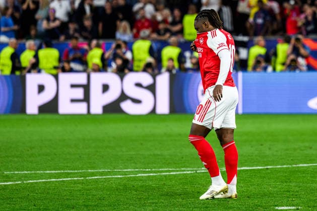 260530 Eberechi Eze of Arsenal looks dejected in a penalty shootout during the UEFA Champions League final match between Paris Saint Germain and Arsenal on May 30, 2026 in Budapest Photo Maxim Thore BILDBYRAN kod MT MT1056 fotboll football soccer fotball uefa champions league champions league paris saint germain arsenal bbeng depp  Copyright: MAXIMxTHORE BB260530MT199