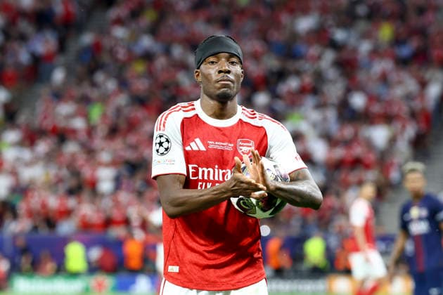 Paris Saint-Germain v Arsenal, UEFA Champions League Arsenal forward Noni Madueke (20) applauds the fans during the Paris Saint-Germain v Arsenal UEFA Champions League Final match at the Puskas Arena, Budapest, Hungary on 30 May 2026 Credit: Ian Stephen Every Second Media Editorial use only. All images are copyright Every Second Media Limited. No images may be reproduced without prior permission. Copyright: xIMAGO EveryxSecondxMediax ESM-2017-0092 IanxStephenx xEveryxSecondxMediax