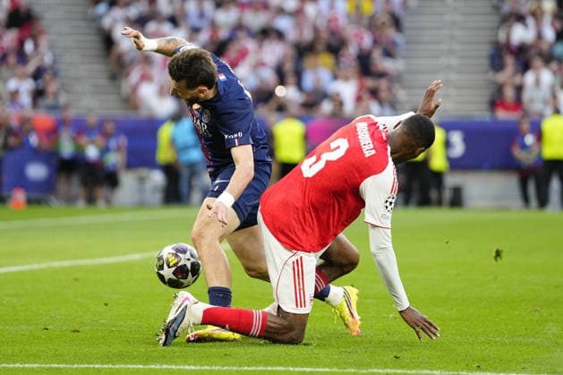 Paris Saint-Germain v Arsenal - UEFA Champions League final BUDAPEST, HUNGARY - MAY 30: Cristhian Mosquera centre-back of Arsenal and Spain and Khvicha Kvaratskhelia left winger of PSG and Georgia during the UEFA Champions League Final 2026 match between Paris Saint-Germain and Arsenal FC at Puskas Arena on May 30, 2026 in Budapest, Hungary. Jose Hernandez Anadolu Budapest Hungary. Editorial use only. Please get in touch for any other usage.  Copyright: x2026xAnadoluxJosexHernandezx