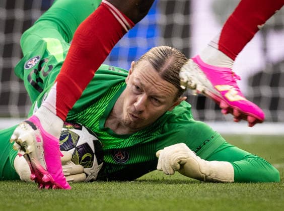 BUDAPEST, HUNGARY - MAY 30: Matvey Safonov of Paris Saint-Germain controls the ball during the UEFA Champions League Final 2026 match between Paris Saint-Germain and Arsenal FC at Puskas Arena on May 30, 2026 in Budapest, Hungary (Photo by Ricardo Nogueira Sports Press Photo SPP)  Copyright: xSportsxPressxPhotox Sportspressphoto_SPR157348