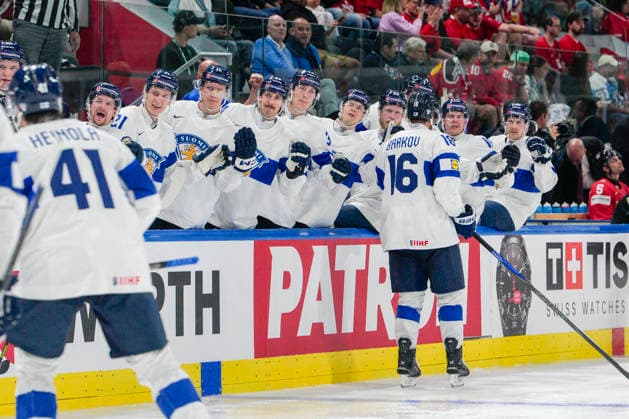 ZURICH, SWITZERLAND MAY 30 Aleksander Barkov of Finland celebrates his goal during the 2026 IIHF Ice Hockey World Championship Switzerland game between Canada and Finland at Swiss Life Arena on May 30, 2026 in Zurich, Zurich Zurich Swiss Life Arena Zurich Switzerland Copyright: xJustPictures.ch JarixPestelaccix jp-en-EuSpIm-JP6_JAR_Canada_Finland_30May2026_00121