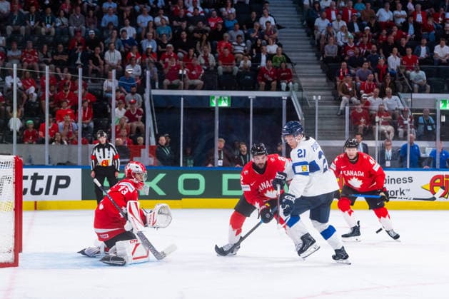 ZURICH, SWITZERLAND - MAY 30: Patrik Puistola (Finland, 21) trying to score against Gabriel Vilardi (Canada, 13) during the Half Finals - Match 62 between Canada and Finland at the IIHF Ice hockey, Eishockey World Championship, WM, Weltmeisterschaft 2026, Swiss Life Arena on May 30, 2026 in Zurich, Switzerland. Zurich Switzerland Copyright: xTimoxSteinx