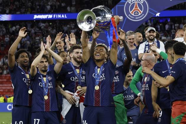 BUDAPEST - Desire Doue of Paris Saint-Germain with the UEFA Champions League trophy, Coupe des clubs Champions Europeens after the UEFA Champions League final between Paris Saint-Germain and Arsenal FC at the Puskas ArÃ na on May 30, 2026, Budapest, Hungary. MAURICE VAN STEEN ANP UEFA Champions League Final 2026 2025-2026 xVIxANPxSportx xMauricexvanxSteenxIVx 559697039 originalFilename: 559697039.jpg