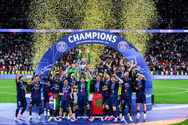 260530 Players of Paris Saint Germain celebrate with the trophy after the UEFA Champions League final match between Paris Saint Germain and Arsenal on May 30, 2026 in Budapest Photo Maxim Thore BILDBYRAN kod MT MT1056 fotboll football soccer fotball uefa champions league champions league paris saint germain arsenal bbeng jubel  Copyright: MAXIMxTHORE BB260530MT234