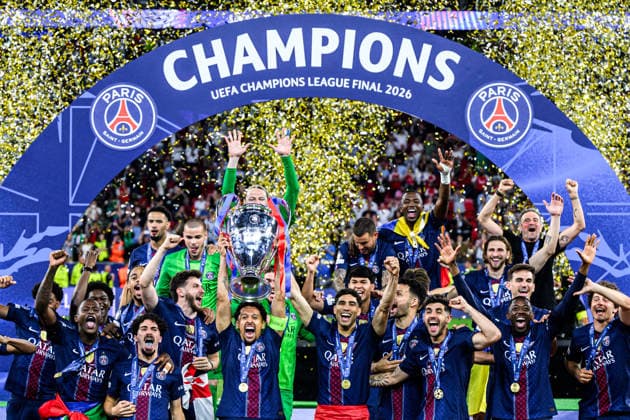 260530 Players of Paris Saint Germain celebrate with the trophy after the UEFA Champions League final match between Paris Saint Germain and Arsenal on May 30, 2026 in Budapest Photo Maxim Thore BILDBYRAN kod MT MT1056 fotboll football soccer fotball uefa champions league champions league paris saint germain arsenal bbeng jubel  Copyright: MAXIMxTHORE BB260530MT235