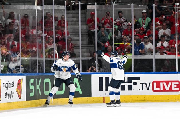 ZURICH, SWITZERLAND MAY 30 Aatu Raty of Finland L celebrates his goal with Sakari Manninen of Finland R during the 2026 IIHF Ice Hockey World Championship Switzerland game between Canada and Finland at Swiss Life Arena on May 30, 2026 in Zurich, Zurich Zurich Swiss Life Arena Zurich Switzerland Copyright: xJustPictures.ch AndreaxBrancax jp-en-EuSpIm-JP7_ANB_FinCze_30052026_6223