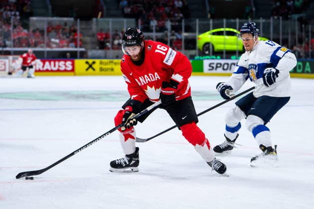 260530 Conor Brown of Canada and Jesse Puljujärvi of Finland during the 2026 IIHF Ice Hockey World Championship semifinal match between Canada and Finland on May 30, 2026 in Zürich Photo Jesper Zerman BILDBYRAN kod JZ JZ0738 ishockey ice hockey ishockey vm 2026 vm 2026 iihf world championship semifinal semifinals kanada canada finland bbeng  Copyright: JESPERxZERMAN BB260530JZ120