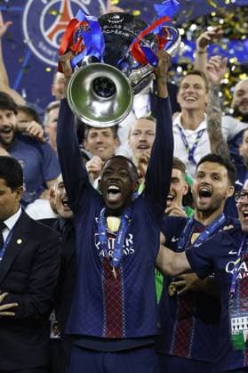 BUDAPEST - Ousmane Dembele of Paris Saint-Germain with the UEFA Champions League trophy, Coupe des clubs Champions Europeens after the UEFA Champions League final between Paris Saint-Germain and Arsenal FC at Puskas ArÃ na on May 30, 2026, Budapest, Hungary. MAURICE VAN STEEN ANP UEFA Champions League Final 2026 2025-2026 xVIxANPxSportx xMauricexvanxSteenxIVx 559697208 originalFilename: 559697208.jpg