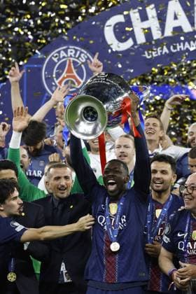 BUDAPEST - Ousmane Dembele of Paris Saint-Germain with the UEFA Champions League trophy, Coupe des clubs Champions Europeens after the UEFA Champions League final between Paris Saint-Germain and Arsenal FC at Puskas ArÃ na on May 30, 2026, Budapest, Hungary. MAURICE VAN STEEN ANP UEFA Champions League Final 2026 2025-2026 xVIxANPxSportx xMauricexvanxSteenxIVx 559697446 originalFilename: 559697446.jpg